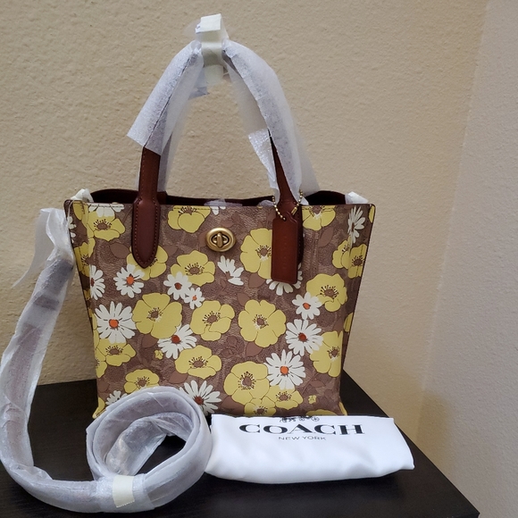 Coach Willow Signature Logo Canvas Floral Print Tote - Picture 7 of 12